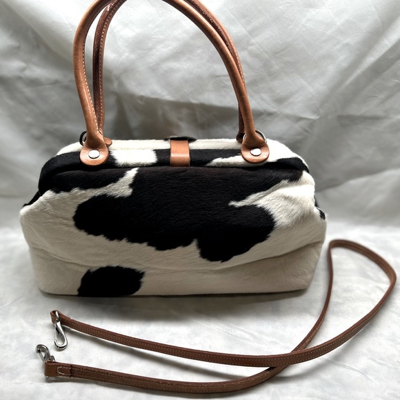 Circle Y of Yoakam - B/W Cowhide Putse. Handmade - Picture 7 of 11